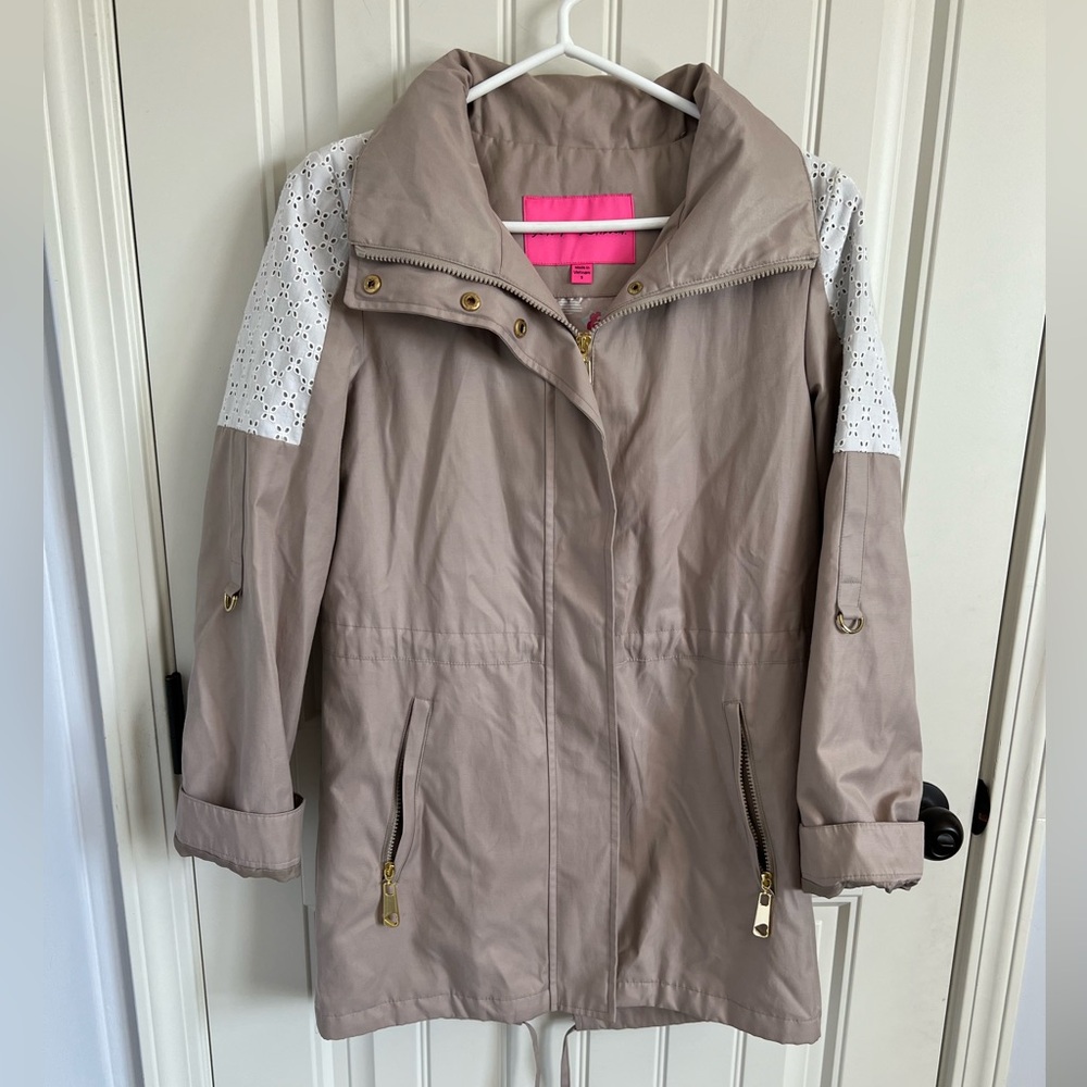 Betsy Johnson Size Small Trench Coat